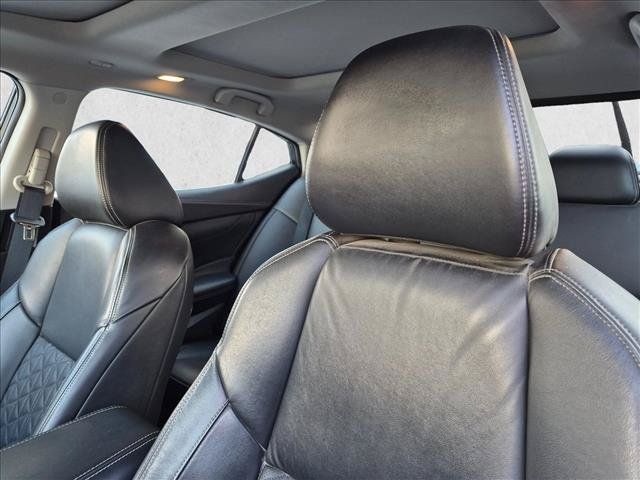Used 2018 Nissan Maxima Platinum FWD image 4