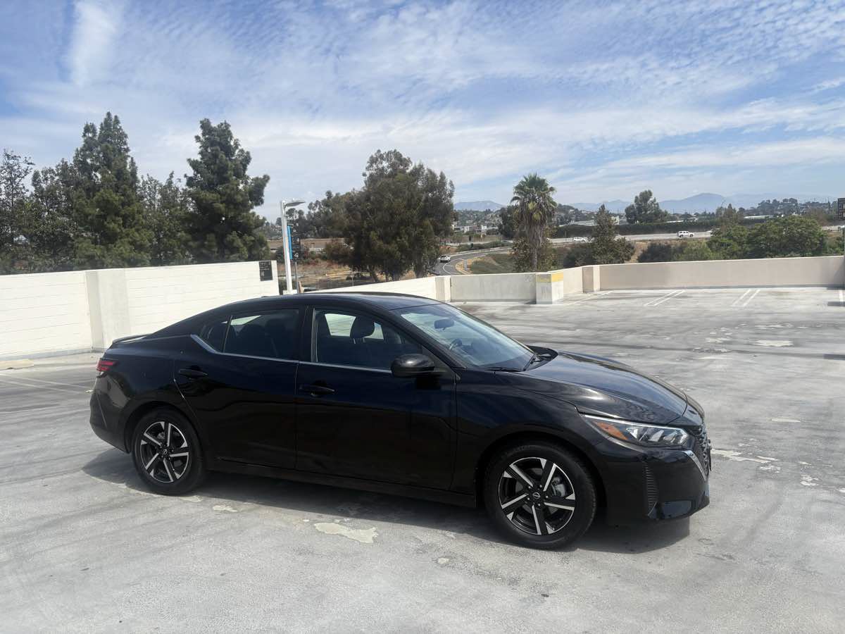 Used 2025 Nissan Sentra SV FWD image 29