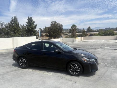 Used 2025 Nissan Sentra SV FWD image 29