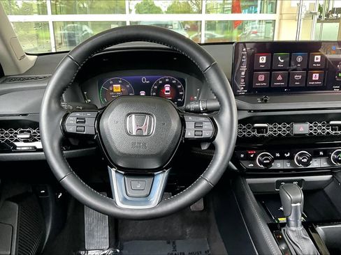 Used 2025 Honda Accord Touring image 5