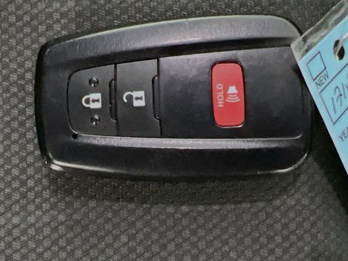 Used 2025 Toyota RAV4 XLE image 36