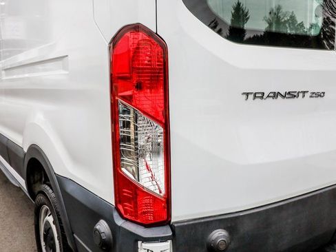 Used 2020 Ford Transit 250 Medium Roof image 22