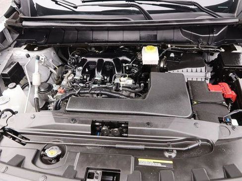 Used 2025 Nissan Pathfinder SV FWD image 29