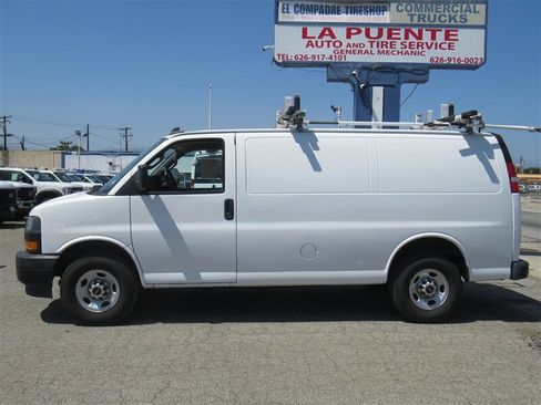 Used 2022 GMC Savana 2500 w/ Driver Convenience Package image 2