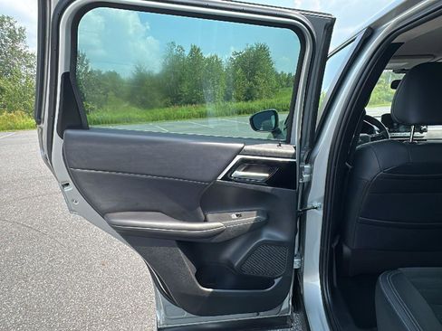 Used 2022 Mitsubishi Outlander SE image 23