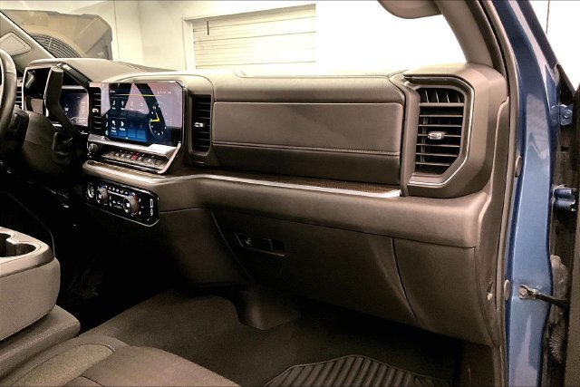 Used 2024 Chevrolet Silverado 1500 LT AWD/4WD image 20