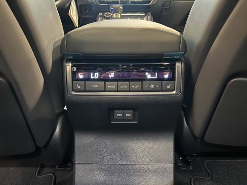 Used 2026 Lexus GX 550 image 32