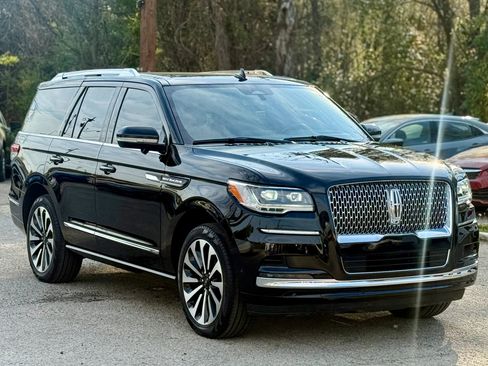 Used 2024 Lincoln Navigator Reserve image 1