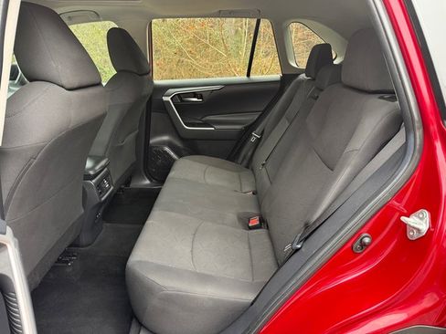 Used 2020 Toyota RAV4 XLE image 14