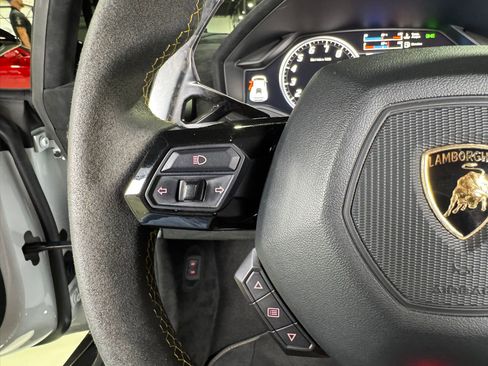 Used 2018 Lamborghini Huracan Performante image 15