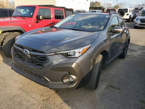 Used 2024 Subaru Crosstrek 2.0i Premium image 3