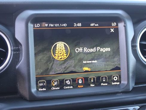 Used 2021 Jeep Wrangler Unlimited Sahara w/ Cold Weather Group AWD/4WD image 28