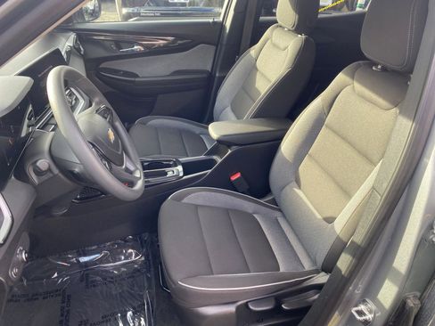 Used 2025 Chevrolet TrailBlazer LT image 34