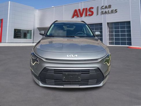 Used 2025 Kia Niro LX FWD image 2
