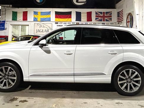 Used 2017 Audi Q7 3.0T Premium Plus image 2