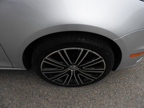 Used 2013 Volkswagen Eos FWD image 19