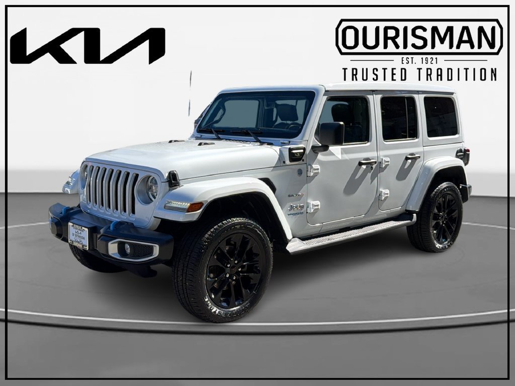 Used 2022 Jeep Wrangler Unlimited Sahara w/ Cold Weather Group AWD/4WD image 2