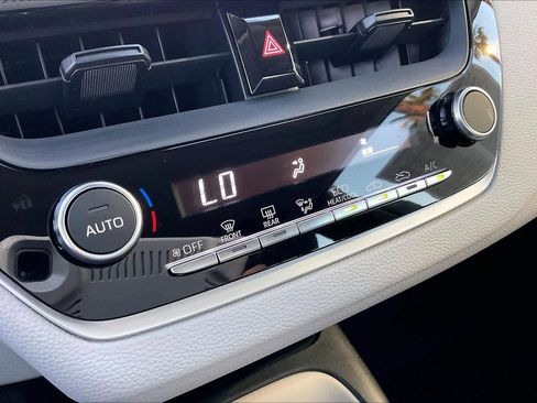 Certified 2025 Toyota Corolla LE image 33