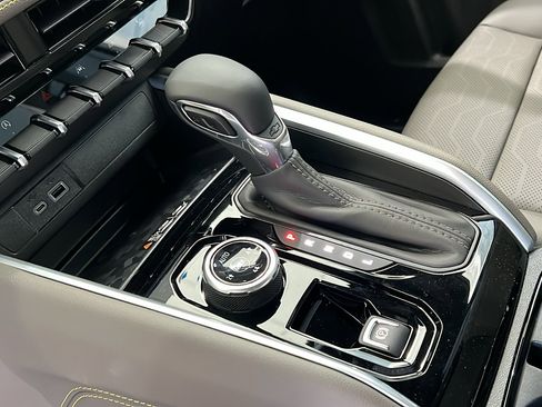 New 2026 Chevrolet Colorado ZR2 w/ Technology Package image 21