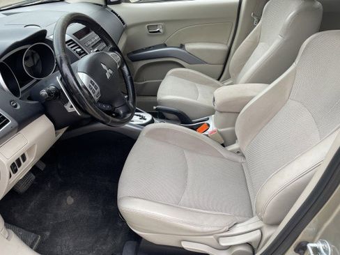 Used 2009 Mitsubishi Outlander SE image 5