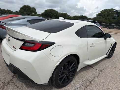 Used 2025 Toyota GR86 Premium RWD image 5