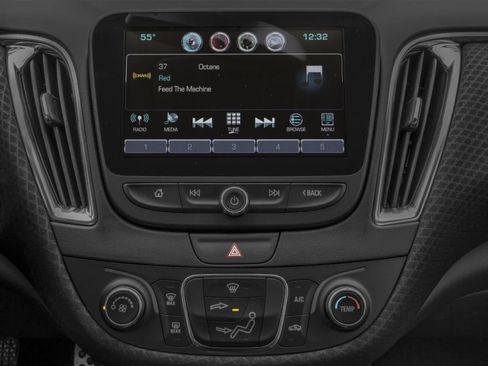 Used 2018 Chevrolet Malibu LT FWD image 7