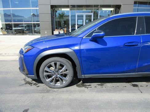 Used 2021 Lexus UX 250h F Sport w/ F Sport Premium Package AWD/4WD image 2