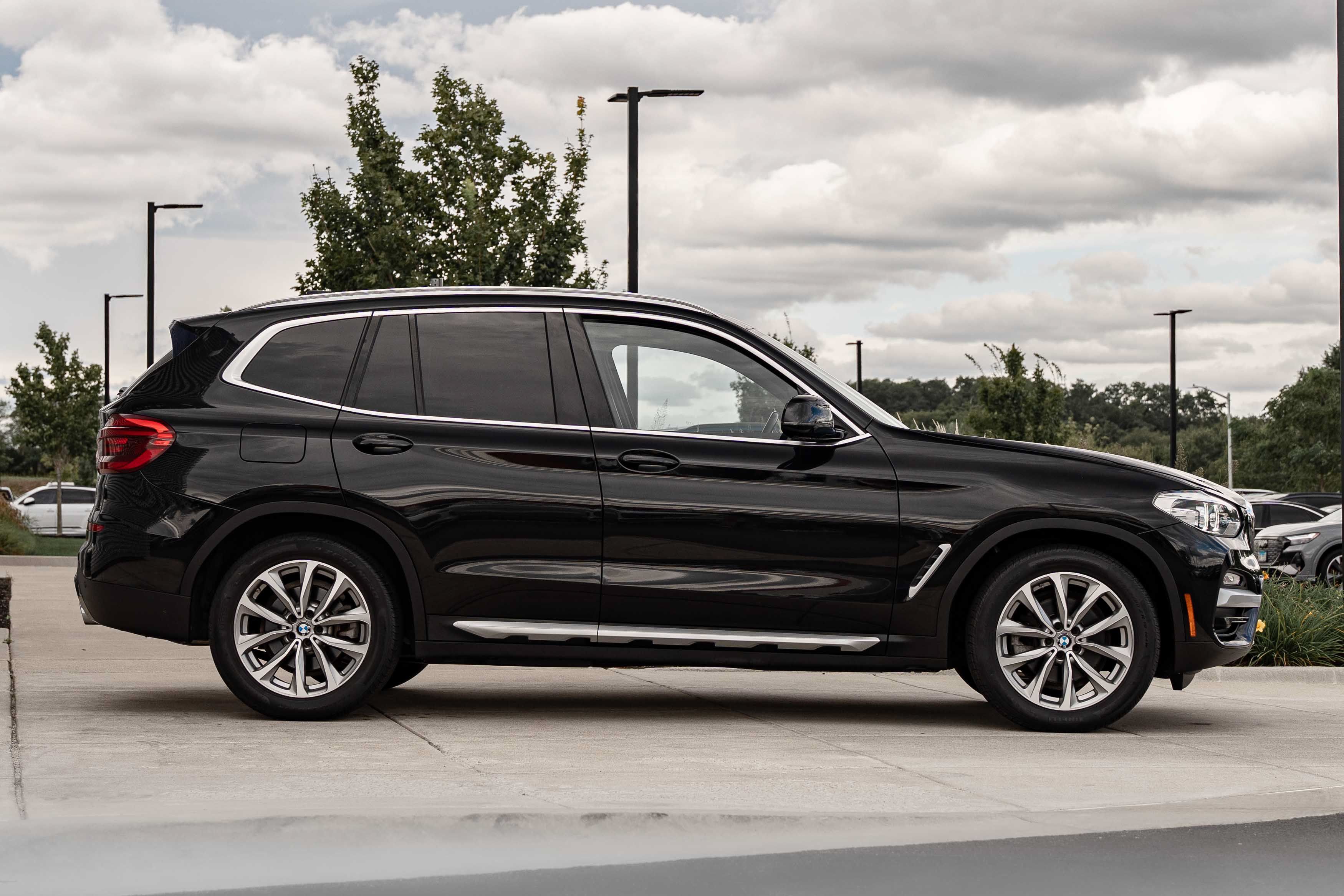 Used 2018 BMW X3 xDrive30i AWD/4WD image 3