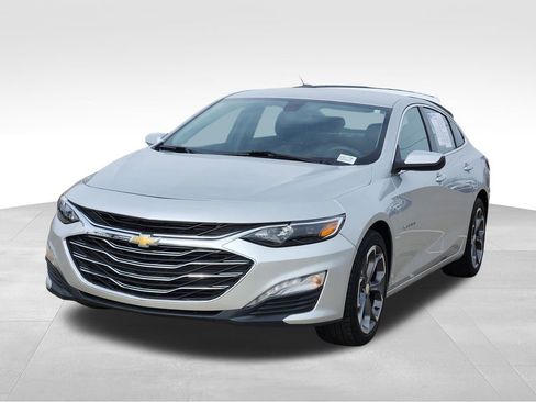 Used 2020 Chevrolet Malibu LT image 3