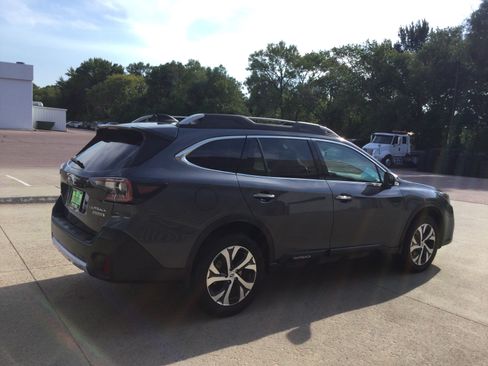 Used 2022 Subaru Outback Touring w/ Popular Package #2 AWD/4WD image 5