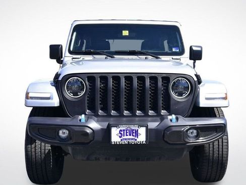 Used 2023 Jeep Wrangler Unlimited Sahara w/ Cold Weather Group AWD/4WD image 10
