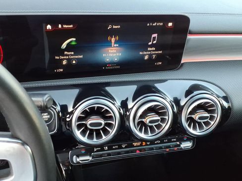 Used 2020 Mercedes-Benz CLA 250 image 21