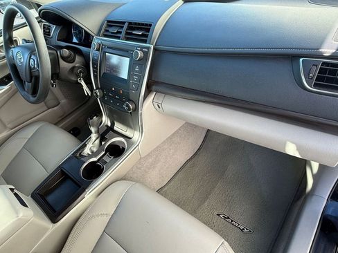 Used 2017 Toyota Camry LE image 34