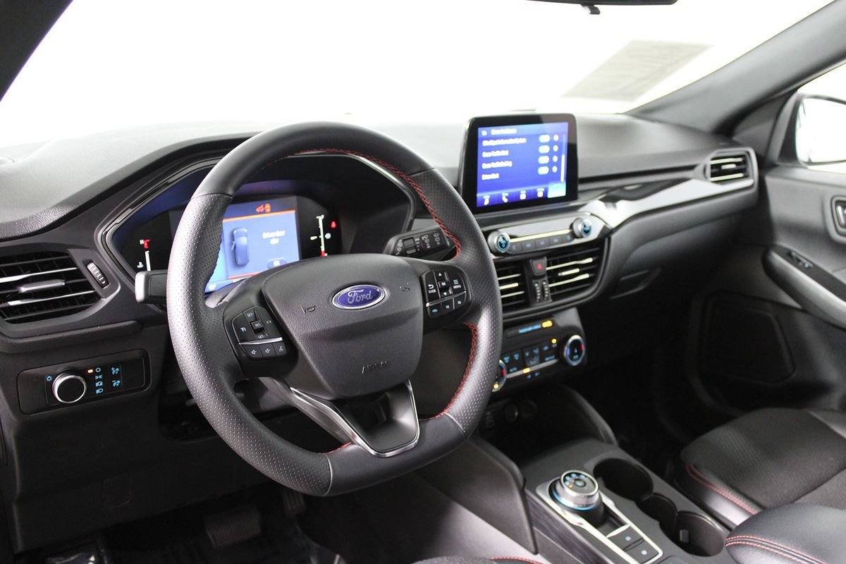 Used 2025 Ford Escape ST-Line FWD image 13