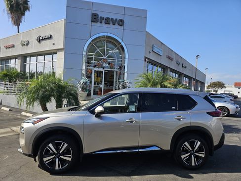 Used 2023 Nissan Rogue Platinum w/ Platinum Premium Package image 4