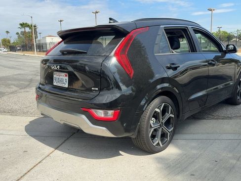 Used 2025 Kia Niro EX Touring FWD image 6