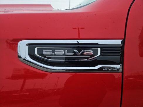 New 2026 GMC Sierra 1500 SLE image 18