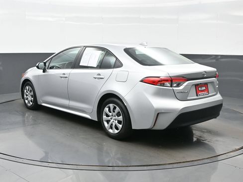 Used 2024 Toyota Corolla LE FWD image 4