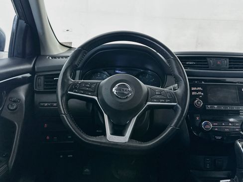 Used 2017 Nissan Rogue Sport SV w/ SV All-Weather Package AWD/4WD image 17