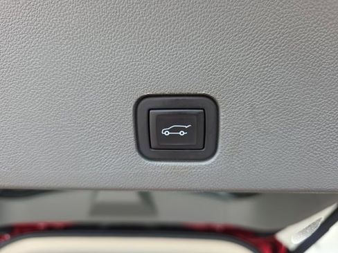 Certified 2023 Cadillac XT6 Premium Luxury w/ LPO, Floor Liner Package AWD/4WD image 15