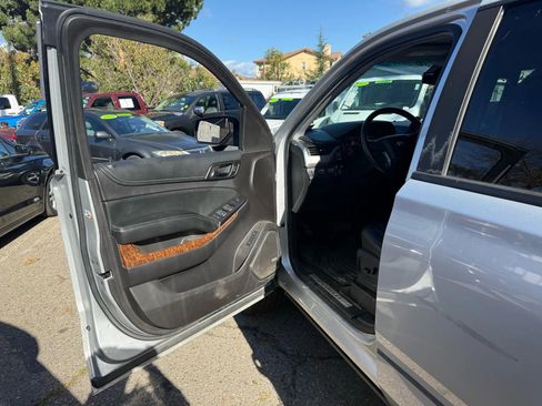 Used 2016 Chevrolet Suburban LTZ image 12