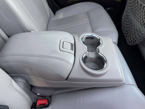 Used 2014 Cadillac SRX Luxury w/ Driver Awareness Package image 28