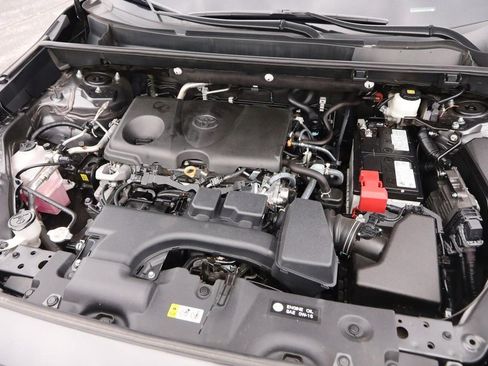Used 2024 Toyota RAV4 LE FWD image 25