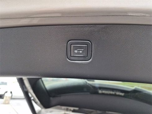 Used 2021 Chevrolet Blazer RS w/ Enhanced Convenience Package image 10