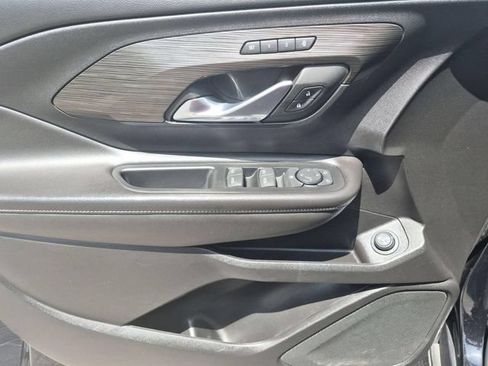 Used 2023 GMC Terrain SLT AWD/4WD image 14