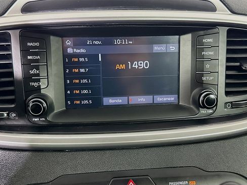 Used 2019 Kia Sorento S image 17