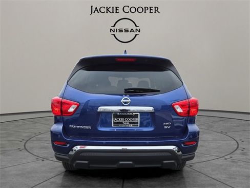 Used 2019 Nissan Pathfinder SV image 4