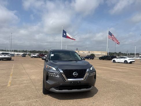 Certified 2023 Nissan Rogue SV w/ SV Premium B Package FWD image 4