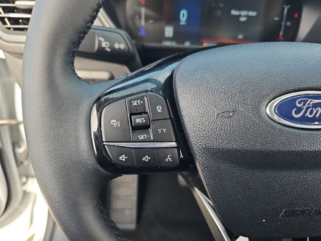 Used 2025 Ford Escape SE FWD image 18