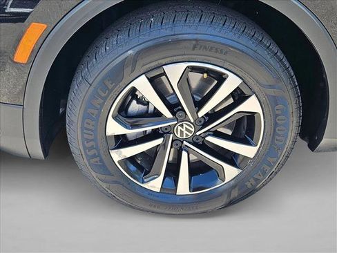 Certified 2022 Volkswagen Tiguan S FWD image 22